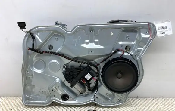 Skoda Octavia Mk2 (1Z) Front door window regulator with motor 