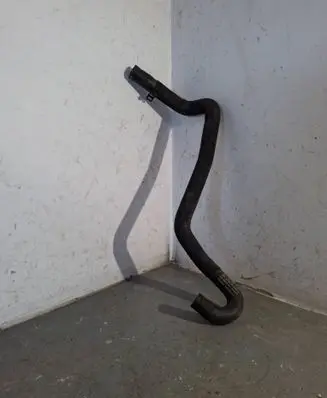 Coolant pipe/hose