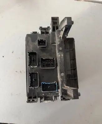 Chrysler 300 - 300C Fuse module P04692233AC 1128061S3527 16238AC