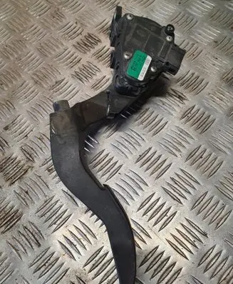 Audi A4 S4 B6 8E 8H Accelerator throttle pedal 8EI721523A