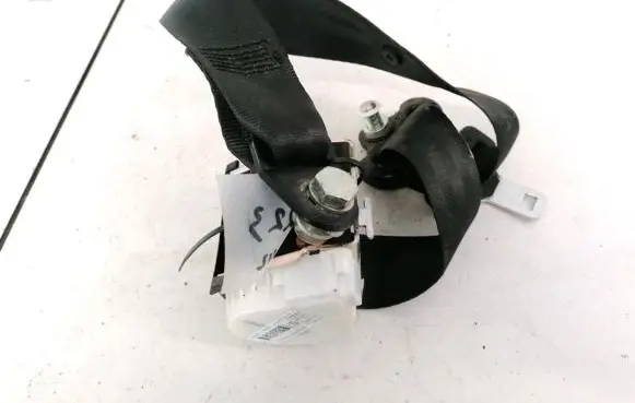 Rear seatbelt