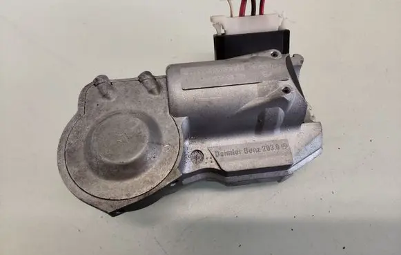 Mercedes-Benz E W211 Steering wheel lock A2034621130