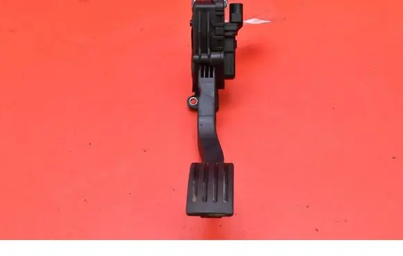 Ford Focus C-MAX Accelerator throttle pedal 3M51-9F836-AF