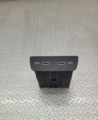 Volkswagen Golf VIII USB socket connector 2G6035954