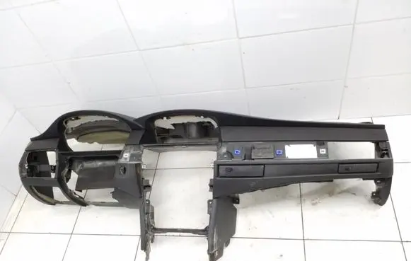 BMW 5 E60 E61 Dashboard 7034108
