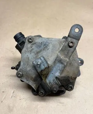 Ford Focus Vacuum pump CM5G2A451GA St876m2