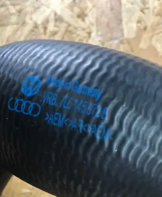 Audi Q7 4L Intercooler hose/pipe 7L6145972E