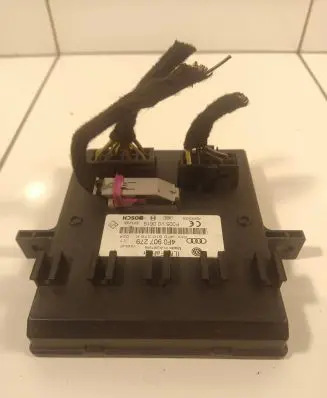 Audi Q7 4L Comfort/convenience module 4F0907279 4F0910279K F005V00619