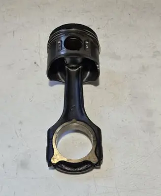 Mercedes-Benz Vito Viano W639 Piston with connecting rod 8854A