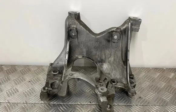 Audi A4 S4 B9 8W Engine mounting bracket 8W0399295E