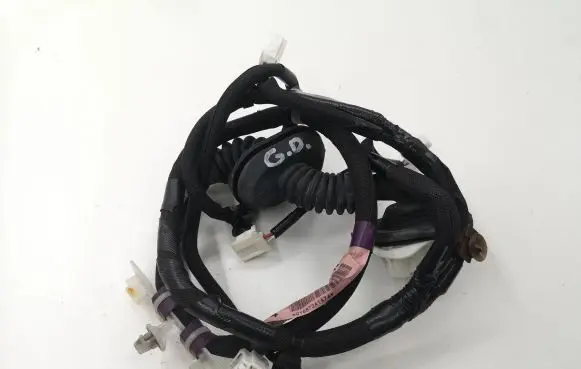 Lexus CT 200H Rear door wiring loom 8615376040