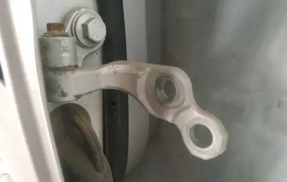 Ford Focus C-MAX Rear door lower hinge