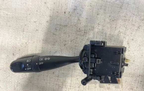 Suzuki Grand Vitara II Indicator stalk 173744