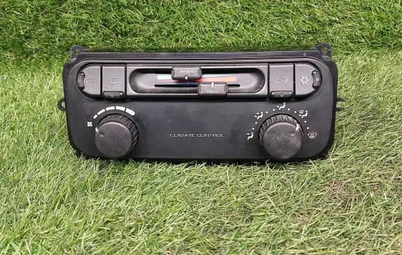 Chrysler Voyager Climate control unit 05005039AA