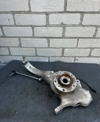BMW X5 F15 Front wheel hub 6869869 77377317