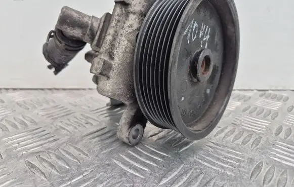 Mercedes-Benz E W211 Power steering pump A0054660201 7693955244
