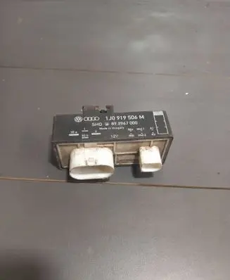 Skoda Fabia Mk2 (5J) Coolant fan relay 1J0919506M 898967000
