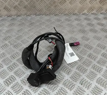Mercedes-Benz GLS X167 USB socket connector A1678209500