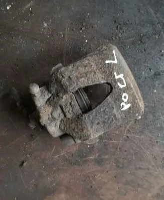 Volkswagen Cross Polo Front brake caliper