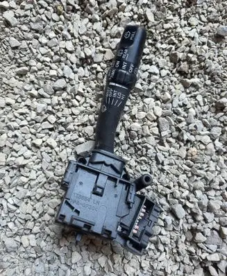 Toyota Avensis T250 Wiper control stalk 173654