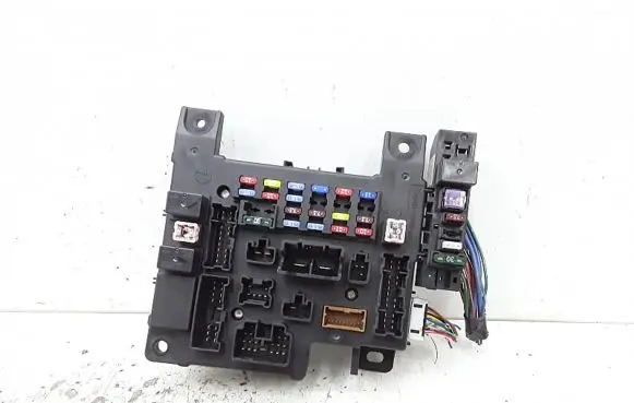 Citroen C-Crosser Fuse module