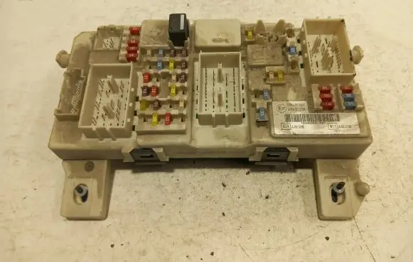 Ford Focus Fuse module 7M5T14A073BB 519241103 00123595