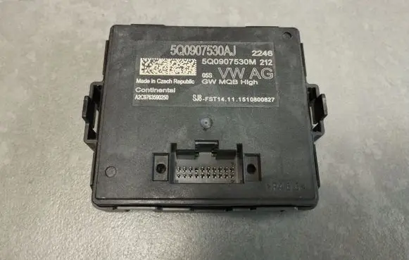 Volkswagen Golf VII Gateway control module 5Q0907530AJ 5Q0907530M