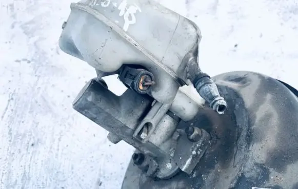 Opel Zafira A Master brake cylinder 32066735 5571