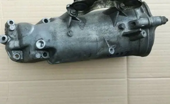 Mercedes-Benz E W124 Oil filter mounting bracket 6011840602