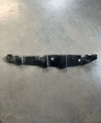 BMW i3 Fender mounting bracket 7299183 18951610