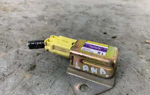 Toyota Land Cruiser (J120) Airbag deployment crash/impact sensor 8983360010