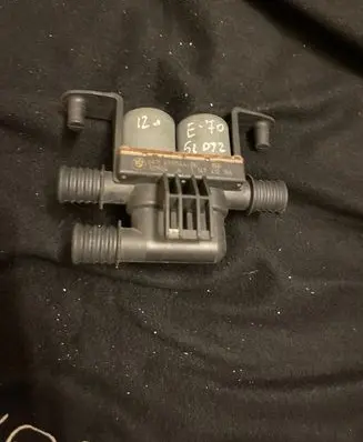 BMW X5 E70 Coolant heater control valve 6910544