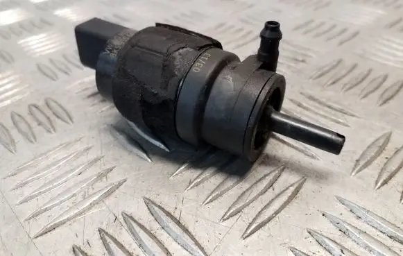 Audi A5 Sportback 8TA Windscreen/windshield washer pump 8K5955647