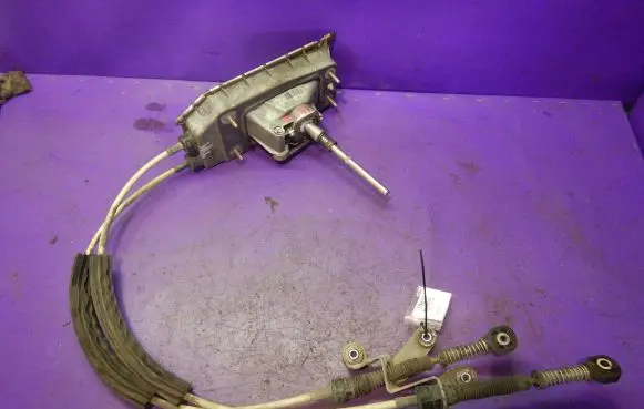 Seat Ibiza III (6L) Gear shifter/selector 6Q0711061
