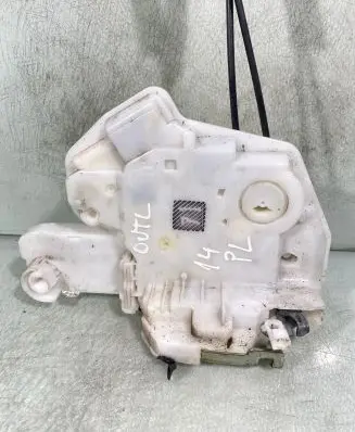 Mitsubishi Outlander Front door lock