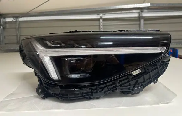 Volvo XC40 Headlight/headlamp 32133832