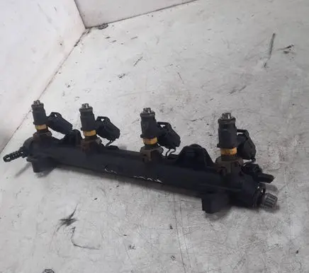 Volkswagen Polo IV 9N3 Fuel injectors set 036133319BT