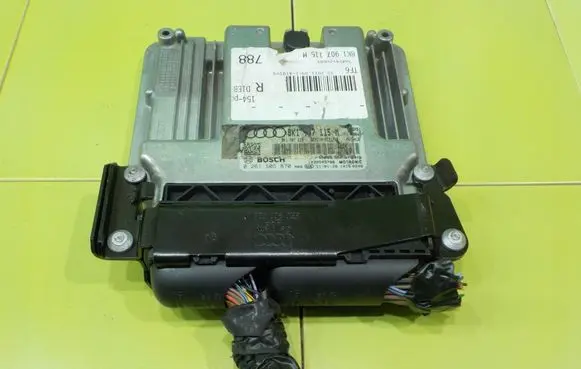 Audi A5 8T 8F Engine control unit/module 8K1907115M ZP97