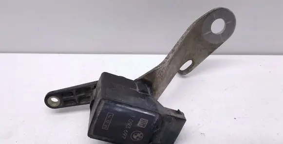 Headlight/headlamp level sensor