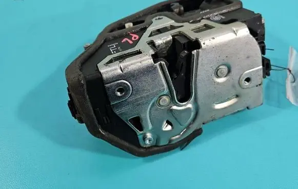 BMW 3 E90 E91 Front door lock 7059967 IMPRK1585353