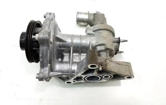 Lexus IS III XE30 Water pump 1610039575