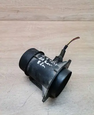 Volkswagen PASSAT B5 Mass air flow meter 074906461 71822101