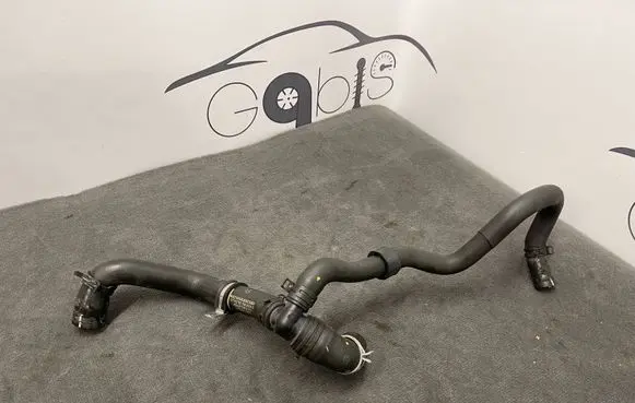 Coolant pipe/hose