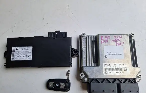 BMW 3 E90 E91 Engine ECU kit and lock set 7807827 0281013536