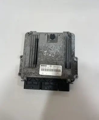 Opel Vivaro Engine control unit/module 0281031363