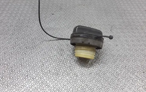 Honda FR-V Fuel tank filler cap 