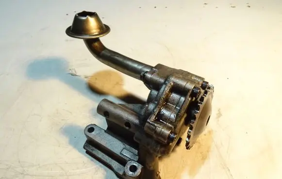 Volkswagen Golf V Oil pump 038115105C 038115251B 038115121A