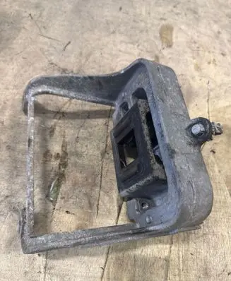 Nissan NV400 Gearbox mounting bracket 112225095R