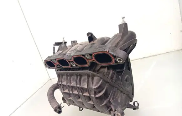 Toyota Avensis T270 Intake manifold 
