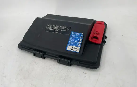 Mercedes-Benz Vito Viano W639 Battery box tray cover/lid ZGS002